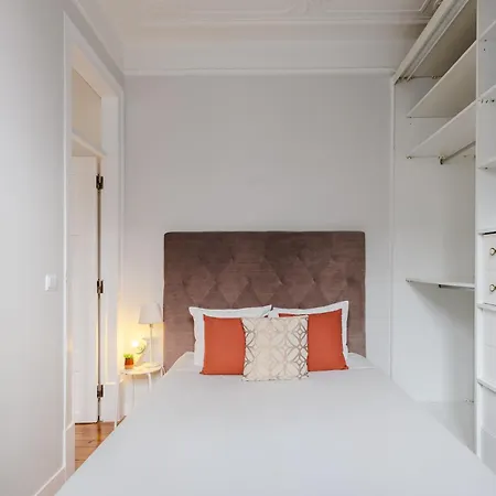 Stunning River View 3br Near Alfama - Renovated דירה