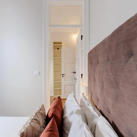 דירה Stunning River View 3br Near Alfama - Renovated *