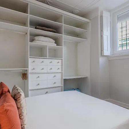 Stunning River View 3br Near Alfama - Renovated