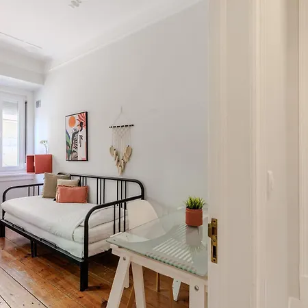 דירה Stunning River View 3br Near Alfama - Renovated *