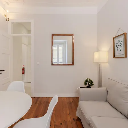 Stunning River View 3br Near Alfama - Renovated * ליסבון