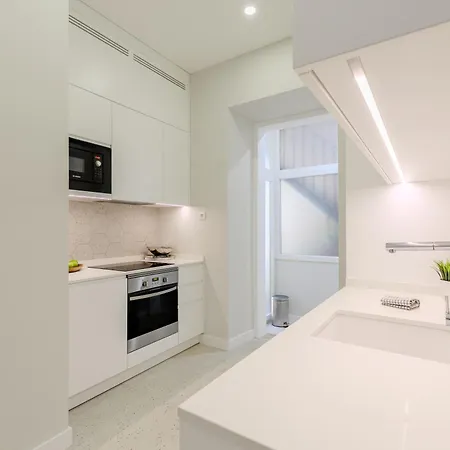 Stunning River View 3br Near Alfama - Renovated דירה *