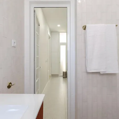 Stunning River View 3br Near Alfama - Renovated *