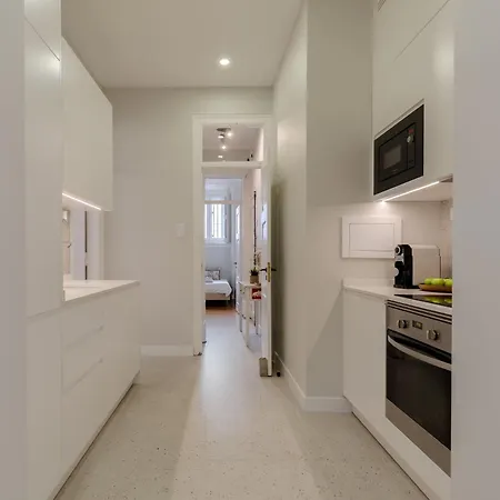 Stunning River View 3br Near Alfama - Renovated דירה