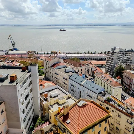 דירה Stunning River View 3br Near Alfama - Renovated *